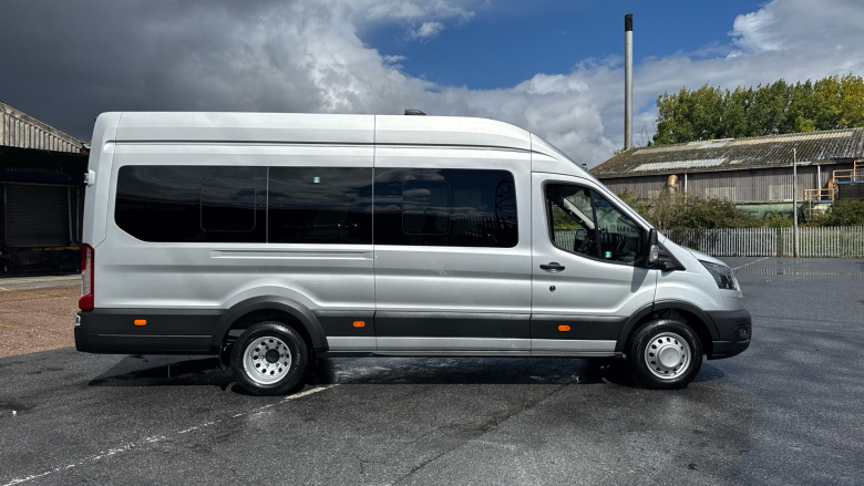 Ford Transit Minibus Transit 460 L4 Minibus Diesel Rwd 2.0 EcoBlue 165ps H3 17 Seater Trend Auto [Nav]